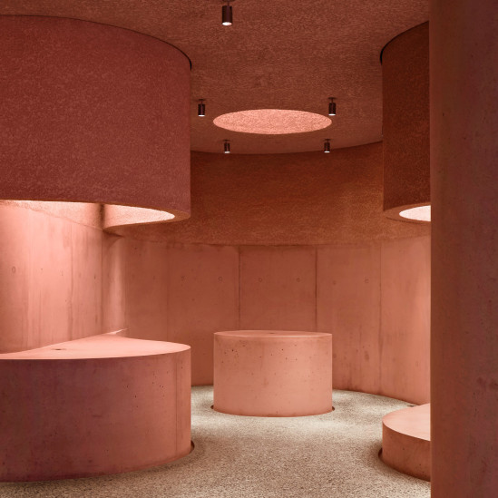 Розовый бутик по проекту Дэвида Аджайе