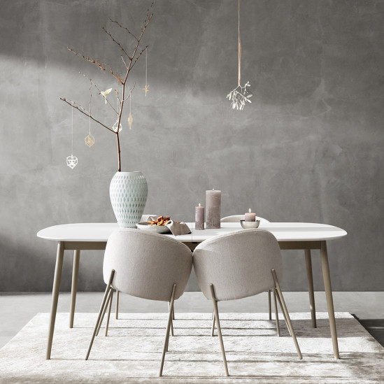 Датский дизайн: обеденный стол и стулья Мортена Георгсена