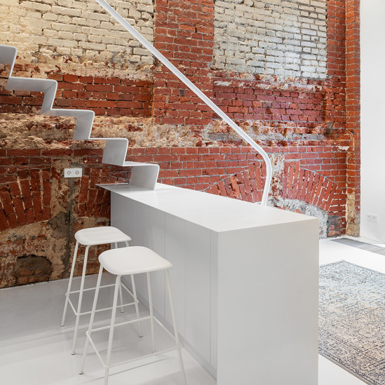 Room Design Büro: квартира 27 кв. метров с антресолью