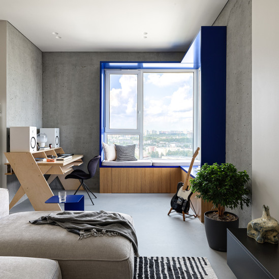 Shilova Studio: квартира с синими акцентами для творческой пары