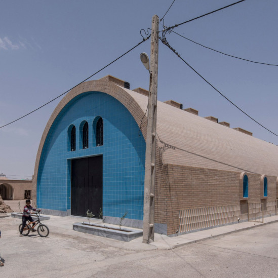 Общественная кухня с кирпичными сводчатыми перекрытиями в Иране