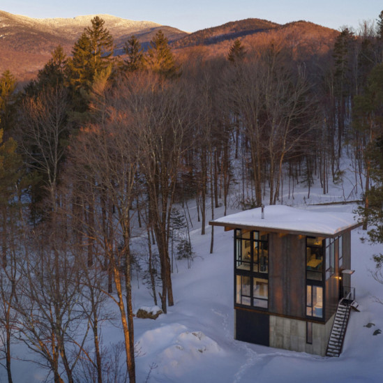 Olson Kundig Architects: семейный дом в лесу