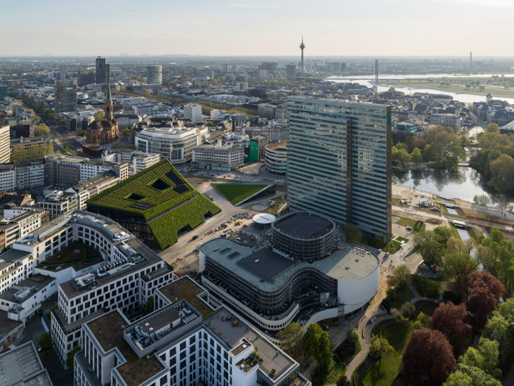 Ingenhoven Architects: ландшафтный парк и офис в Дюссельдорфе