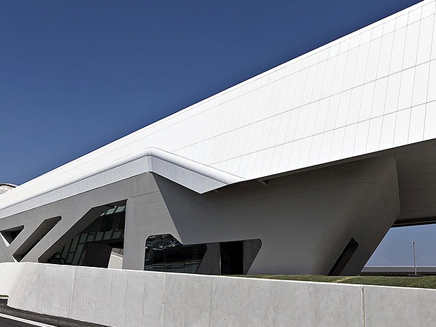 Zaha Hadid Architects: вокзал в Неаполе