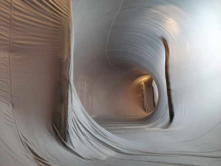 Арт-биеннале в Венеции: фантастический туннель