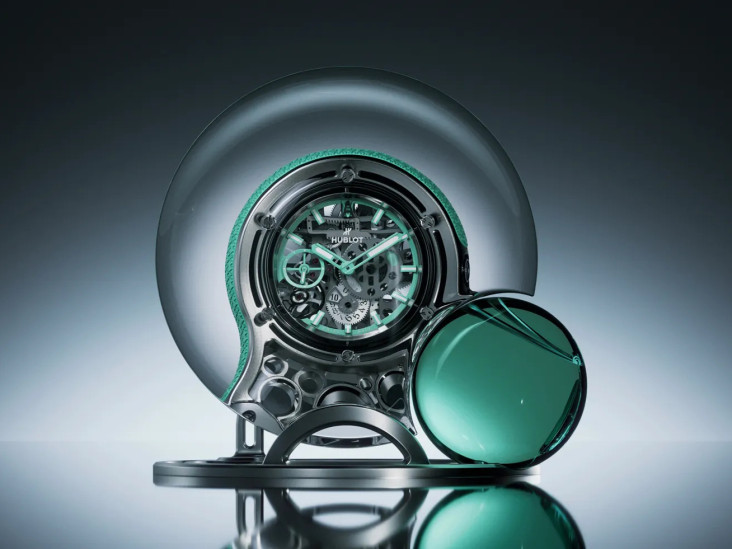 Дэниел Аршам и Hublot представили футуристичные многофункциональные часы