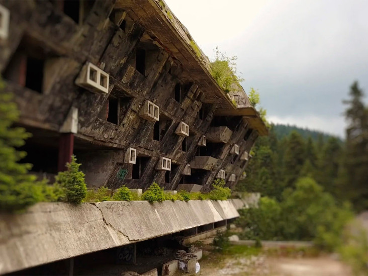 Фильм о заброшенной Олимпийской деревне в Сараево