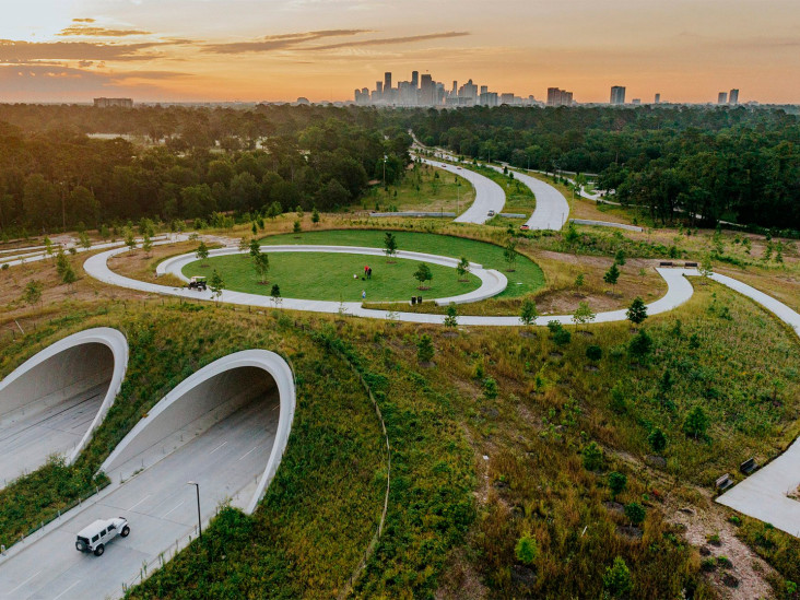 Nelson Byrd Woltz: парк над шестиполосным шоссе в Хьюстоне