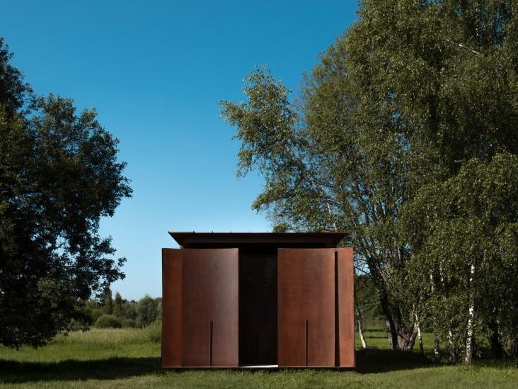 Арт-объект из кортеновской стали в парке «Никола-Ленивец» от архитектурной группы Chado