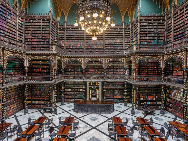 Temples of books: книга о великолепных библиотеках