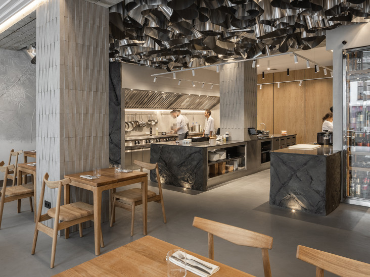New Asia: ресторан с открытой кухней в Казани по проекту Davydov Studio