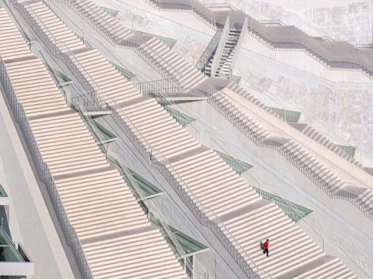Пирамида Тираны: MVRDV преображает самое противоречивое здание Албании