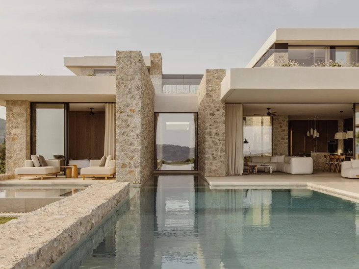Вилла Costa Navarino у Средиземного моря: актуальность традиций