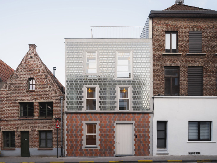 Дом со стеклянным фасадом в Бельгии: проект Delmulle Delmulle Architecten