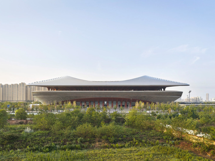 Футбольный стадион в Китае по проекту Zaha Hadid Architects