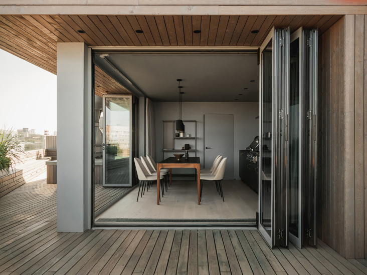 Пентхаус в Нижнем Новгороде с просторной видовой террасой: проект INT2architecture