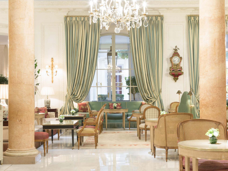 Рождество в Le Bristol Paris: столетний гранд-отель готов к праздничному сезону