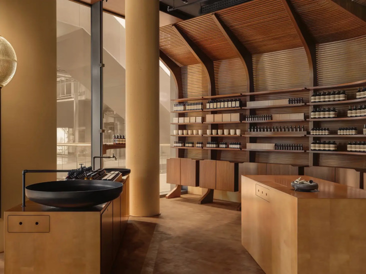 Бутик Aesop в Гамбурге: дерево и окисленная сталь