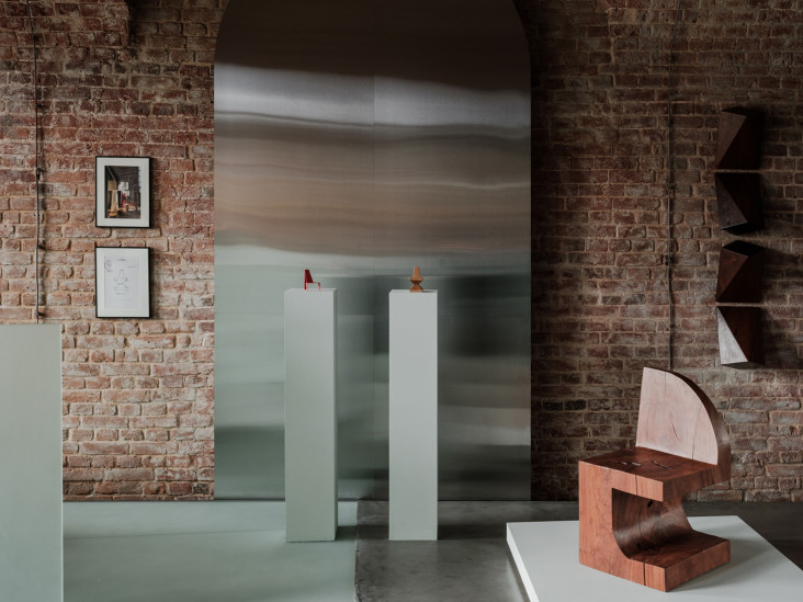 Основательницы WE Gallery и BÉKE Gallery — о коллаборациях с дизайнерами и планах на 2026 год