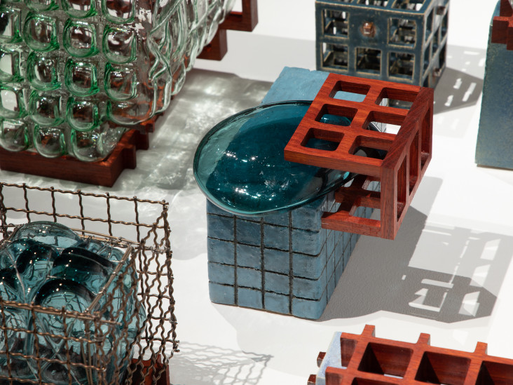 «Стекольная сессия на Елагином острове»: выставка-исследование художественного стекла