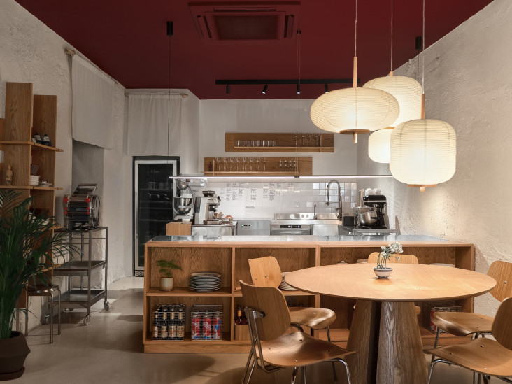 Лаконичное кафе с азиатской эстетикой: проект Светланы Вахтиной в Лиссабоне