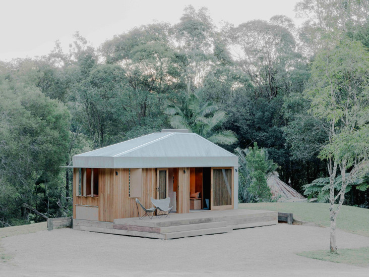 Мобильный деревянный дом площадью 21 кв. метр в Байрон-Бее