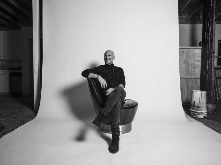 Художник Алекс Турко — о связи дизайна и искусства, вечных материалах и сотрудничестве с Aurrum