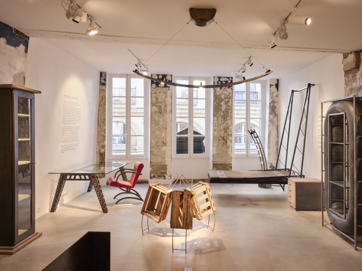 Выставка дизайн-коллектива Pentagon Gruppe в Pulp Galerie: холодная брутальность