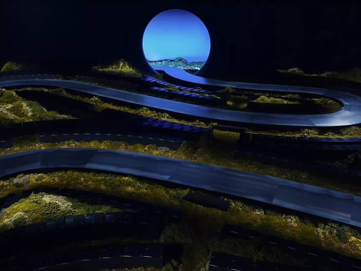 Сценография показа Hermès осень-зима 2026: лиминальное пространство