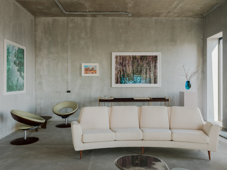 «Розовый плеск черной реки»: выставка Жозиане Диас в пространстве Lunar