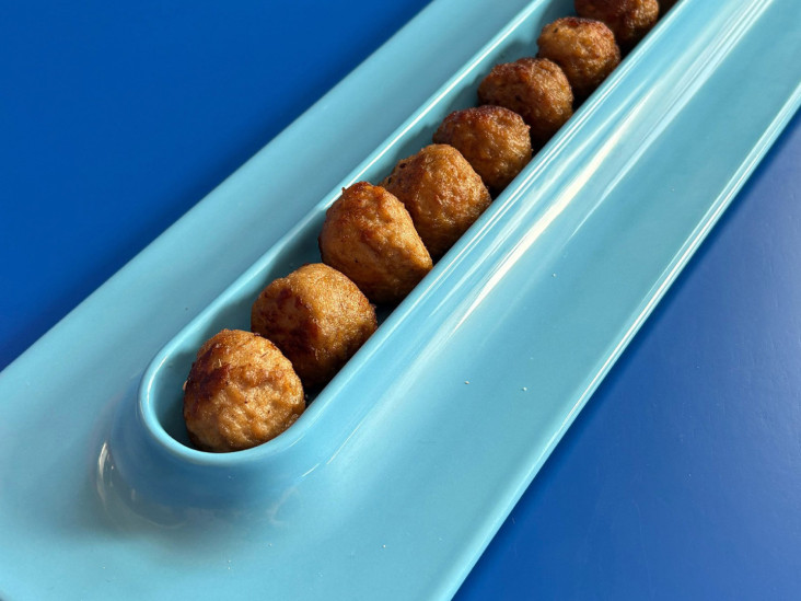 Коллаборация Густава Вестмана и IKEA: тарелка для культовых фрикаделек