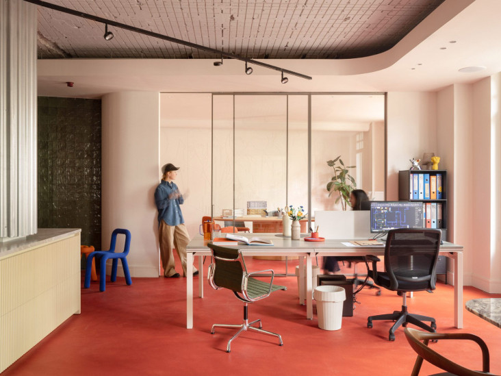 Офис и шоурум архитектурного бюро Tabula Studio в Бильбао