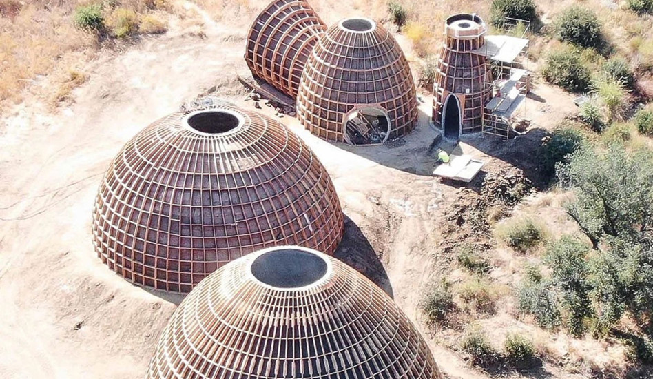 Канье Уэст баллотируется в президенты и продолжает строить доступное жилье