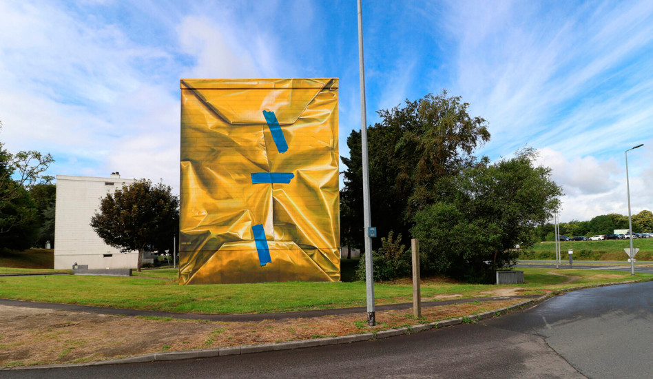 Леон Кир: трехмерный мурал на доме во Франции