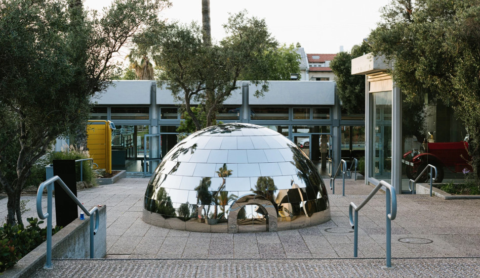 Magenta Workshop: зеркальное иглу в Тель-Авиве