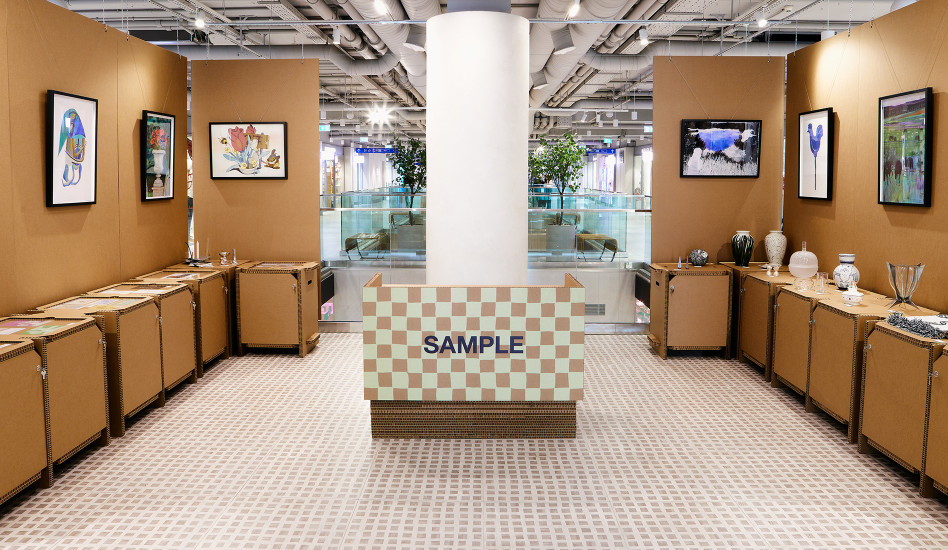 Киоск с современным искусством от SAMPLE в ТЦ Неглинная
