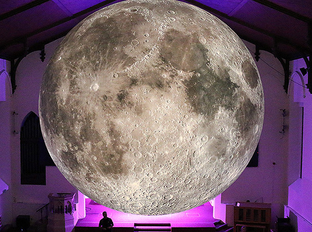 Люк Джеррам: путешествие луны вокруг света