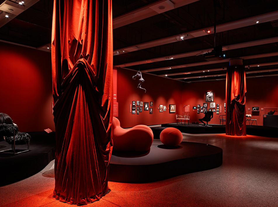 100 лет сюрреализма в лондонском Музее дизайна