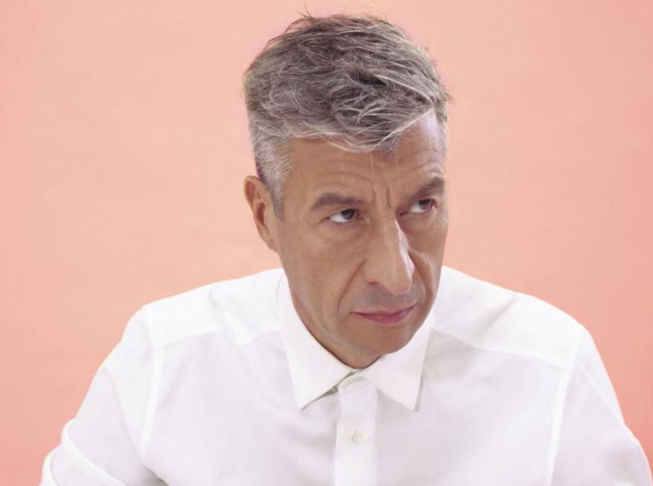 Маурицио Каттелан: золотой унитаз и откусанное мыло
