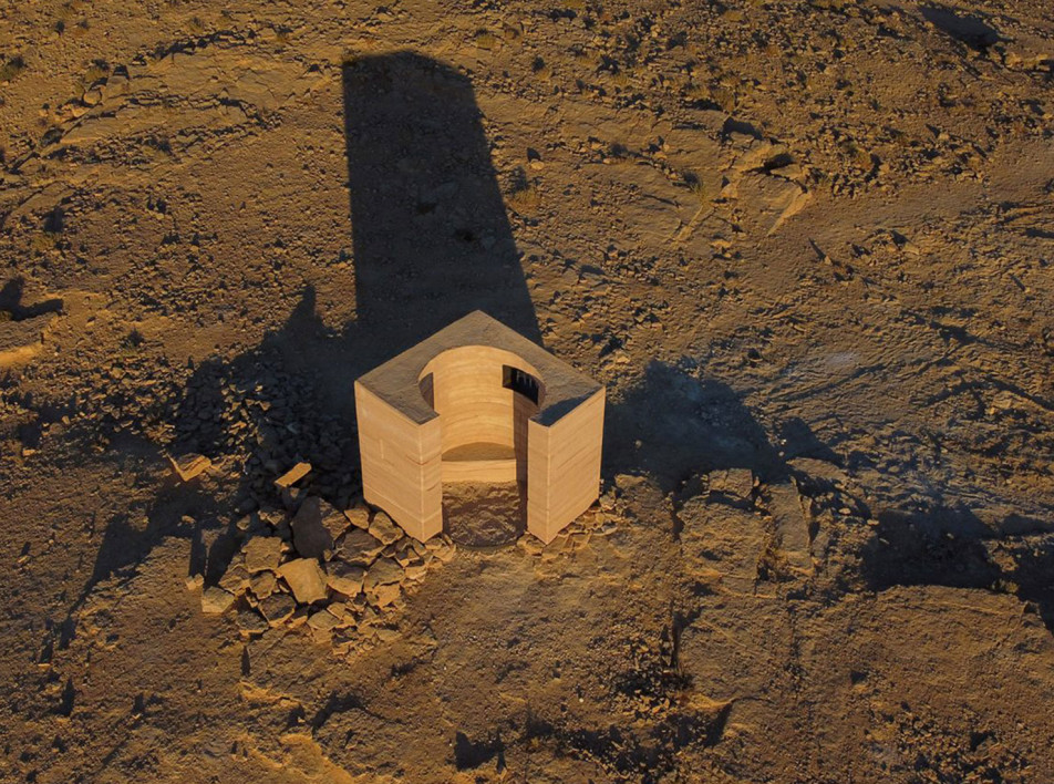 Gitai Architects: земляной павильон в пустыне Негев