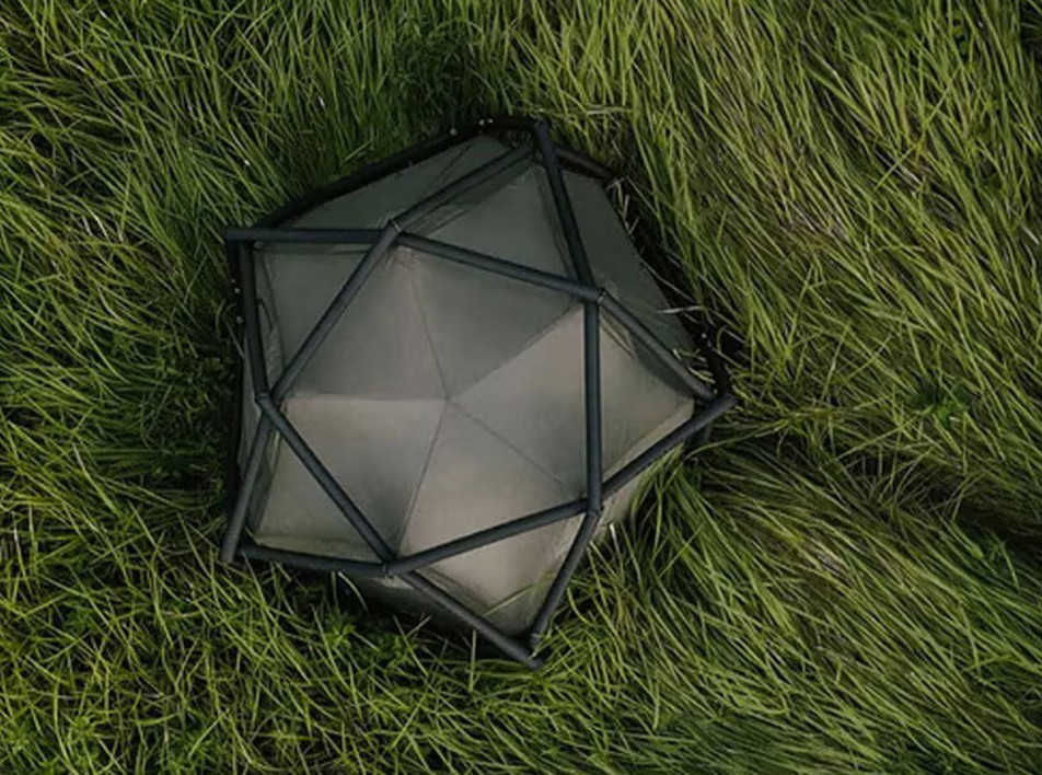 Палатка в форме геодезического купола