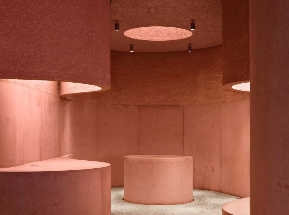 Розовый бутик по проекту Дэвида Аджайе