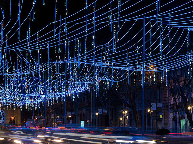 Brut Deluxe: световая инсталляция в Мадриде