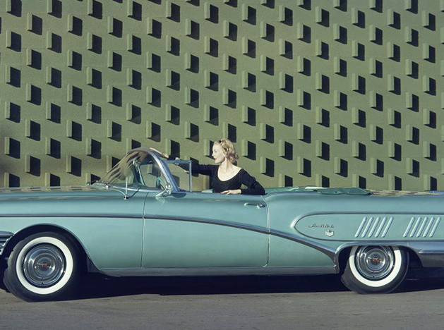 Автомобили и фотографы: 500 снимков за 100 лет