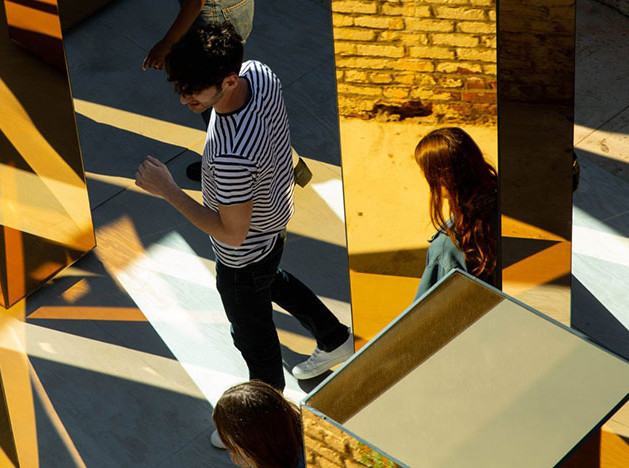 United Visual Artists: город в зеркалах