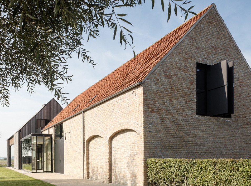 Govaert & Vanhoutte Architects: дом в бывшей крепости в Бельгии