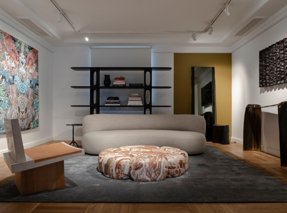 Выставка Living with Collectible в галерее Fifth Avenue