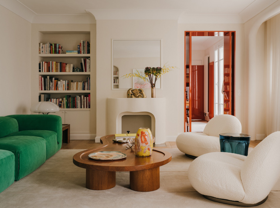 Яркие акценты в парижской квартире по проекту Алисии Люксем