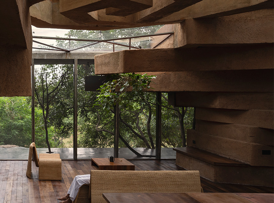 Сливаясь с природой: дом в Индии по проекту архитектора Вину Даниэля