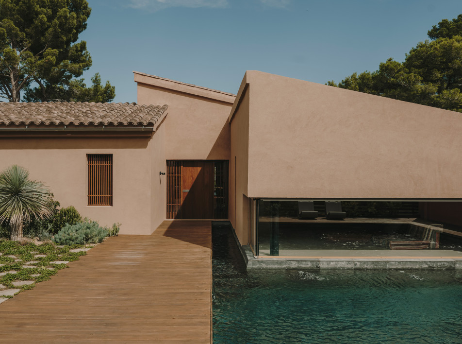 Вилла для семейного отдыха на Майорке: проект студии Holzrausch